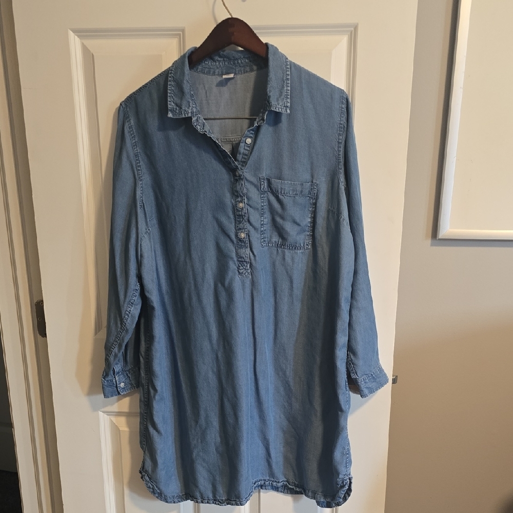 Old Navy Light Blue Casual Button Down Shirt